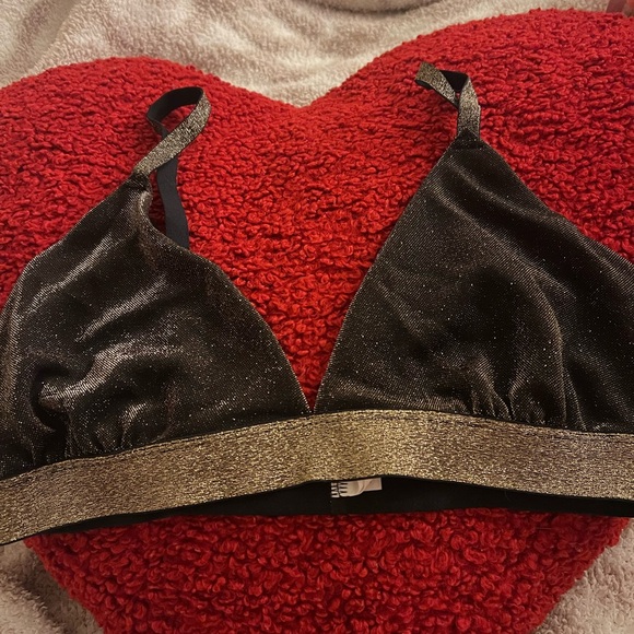 2 Triangle Bralettes - Picture 5 of 8